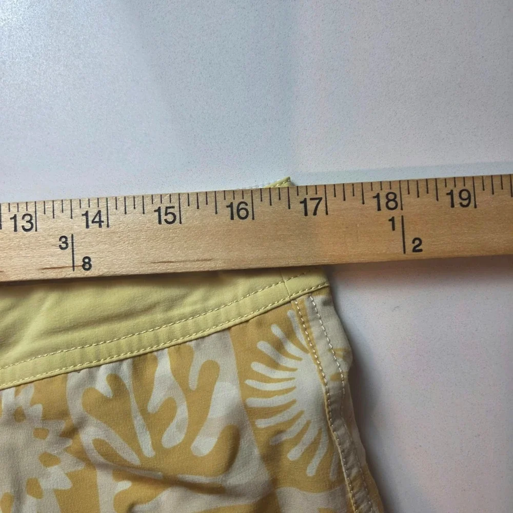 Roark Passage Series Mosaic Sunbeam Board Swim Shorts Mens size 33 Swimwear